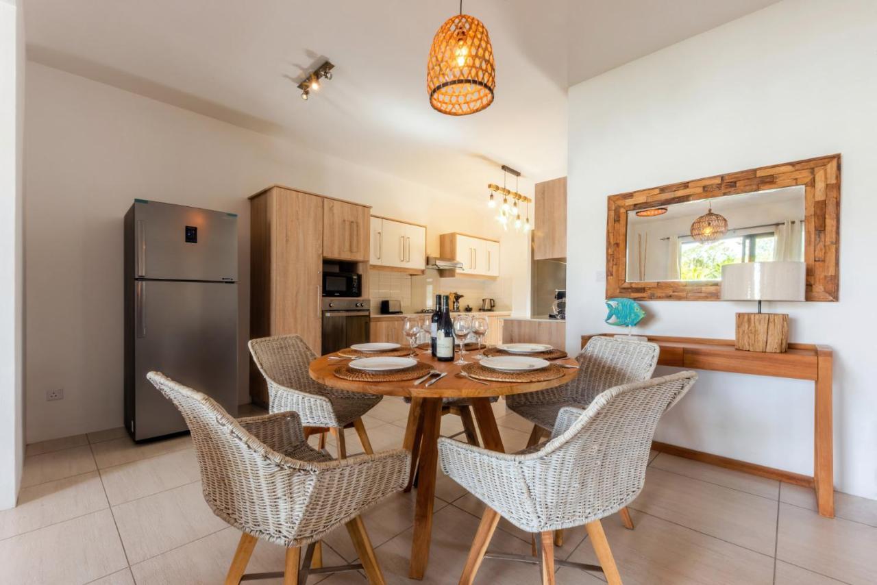 West Wood Holiday Apartment, C6 - Flic En Flac With Pool At A Quiet Location, Beautifully Decorated And Close To The Beach Eksteriør bilde