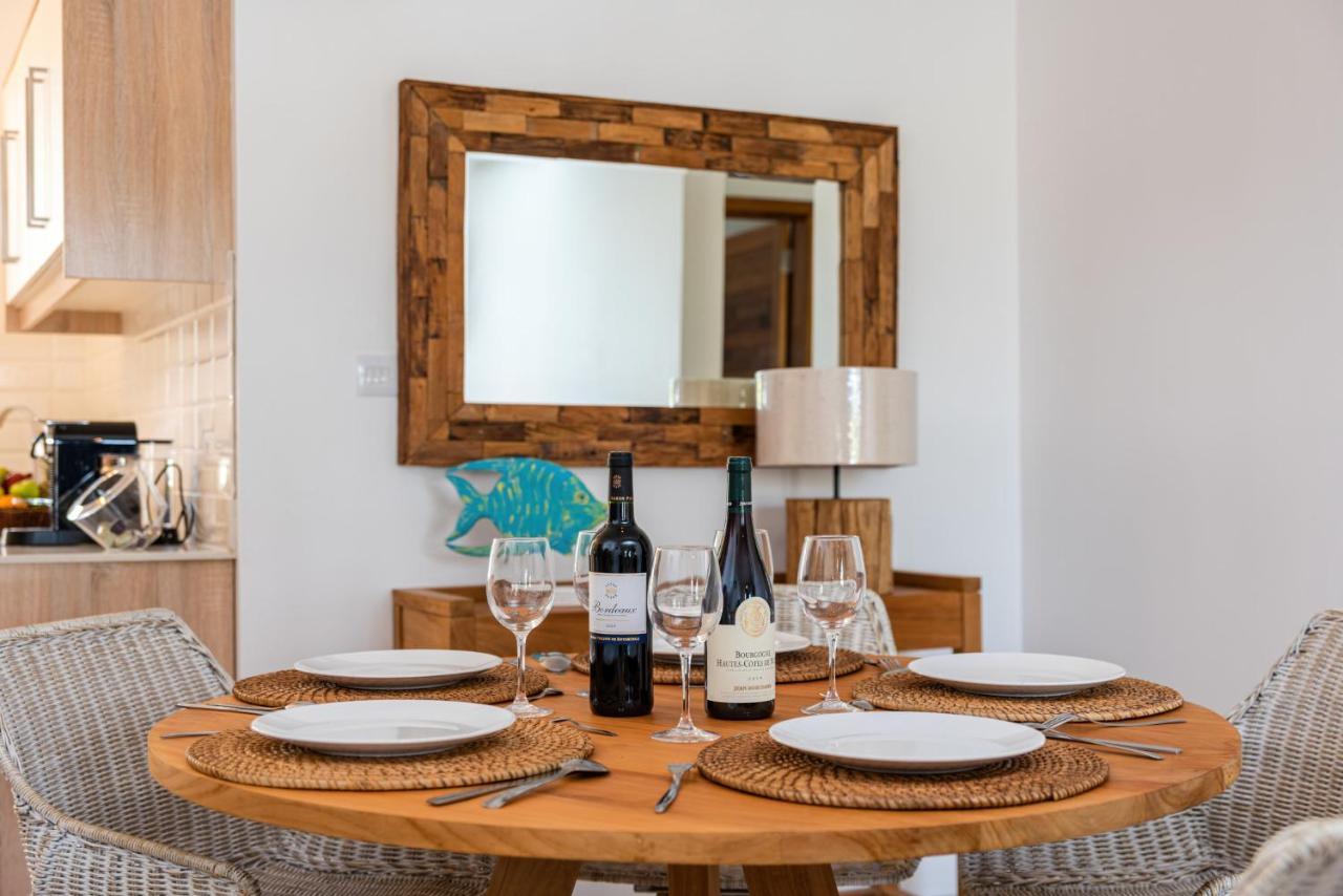West Wood Holiday Apartment, C6 - Flic En Flac With Pool At A Quiet Location, Beautifully Decorated And Close To The Beach Eksteriør bilde